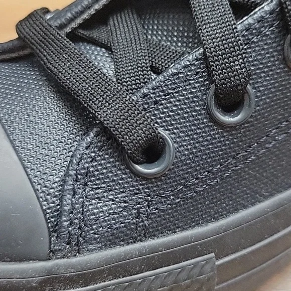 Converse High top Brand new in the box. - Picture 11 of 13